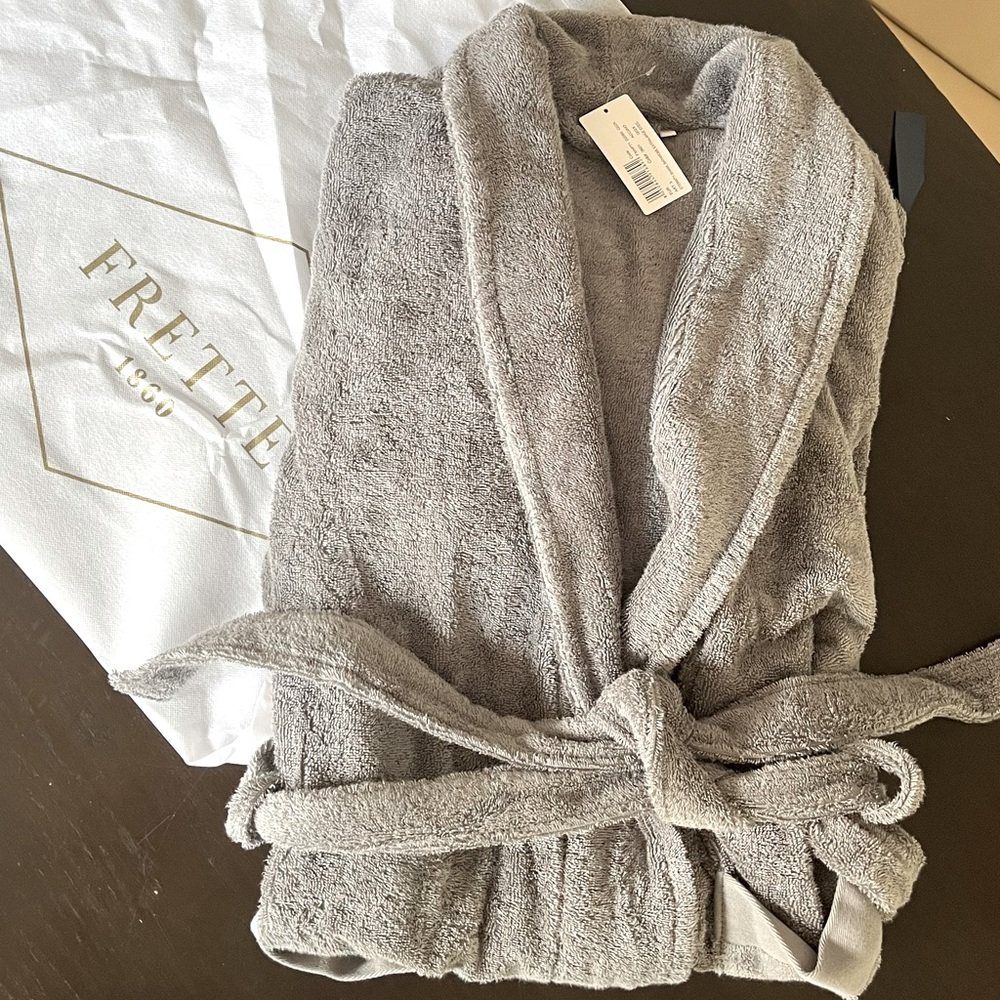 Frette Bathrobe (unisex) XL -NWT